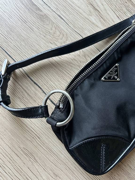 Borse da donna: Prada Re Edition  – Usato da Lugano venduto da jes_72vl 3