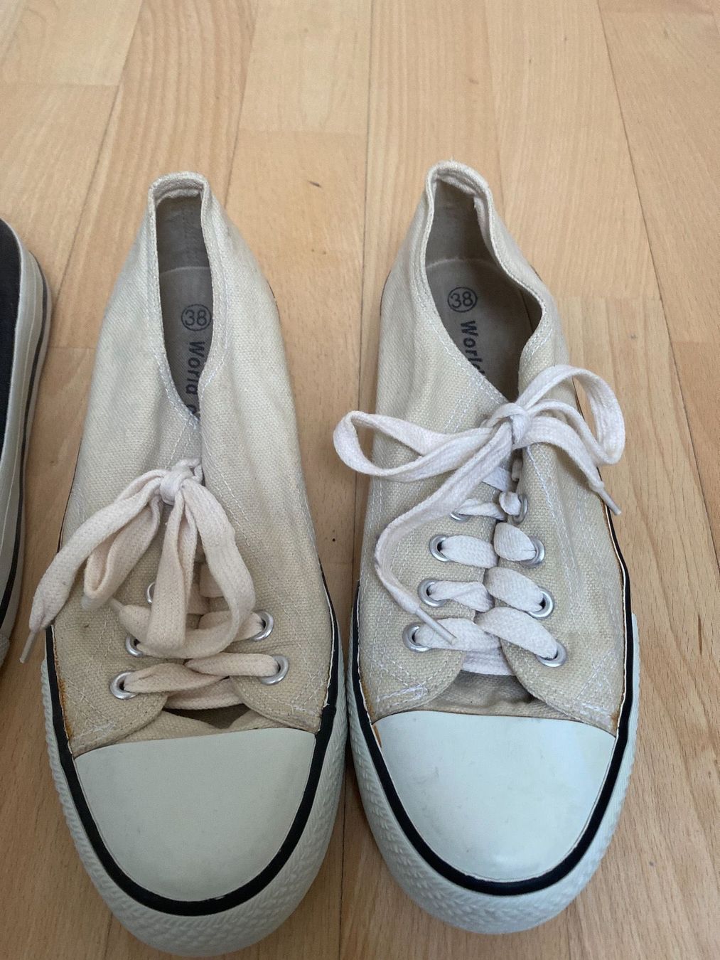 Scarpe da donna: 2 Damensneaker Gr. 38 – Usato da Abtwil SG venduto da ale2002 2