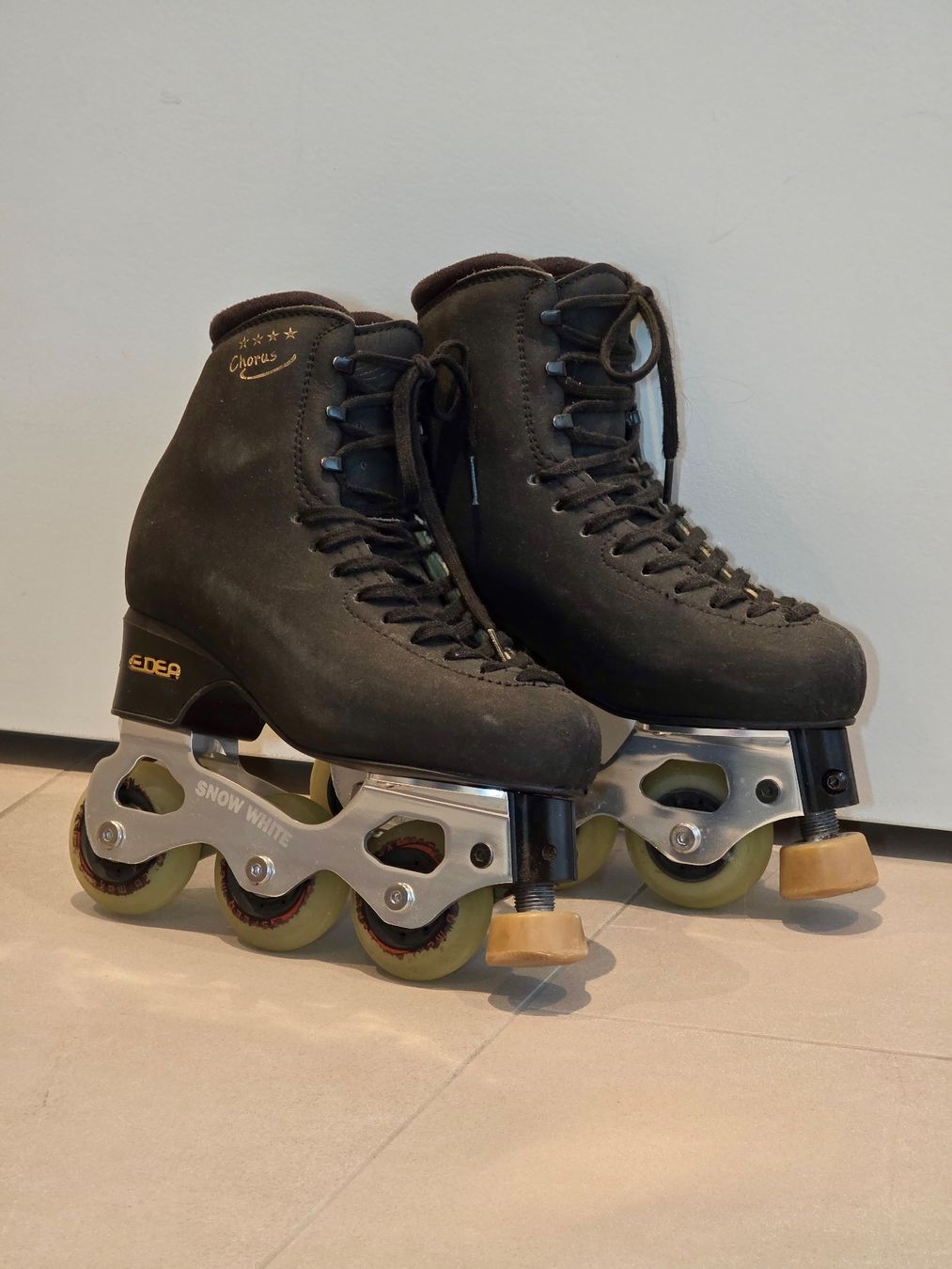 Pattini in linea & Pattini a rotelle: Edea Snow White Inline Kunstlauf Rollerblades – Usato da Sursee venduto da czi_t5sn 1