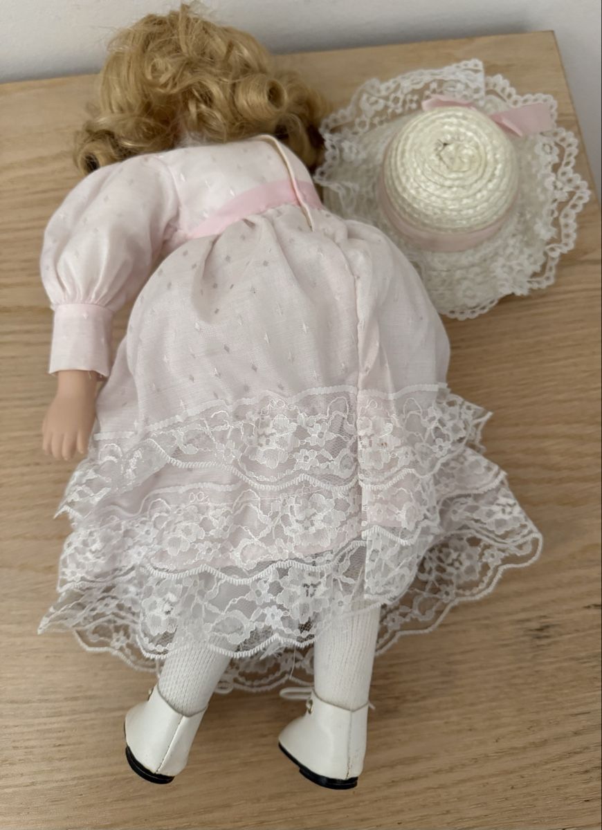 Bambole: Poupée de collection JESSICA – Usato da Vésenaz venduto da NORA1325 1
