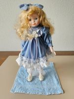 Schöne Puppe aus Mamas Sammlung