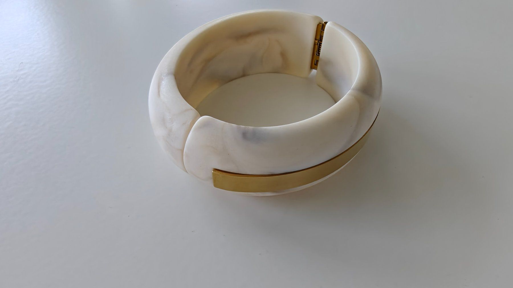 Bracciali & Braccialetti: Marble-Patterned Resin and Stainless Steel Bangle – Nuovo e nell'imballaggio originale da Allschwil venduto da Jani_Banani 7
