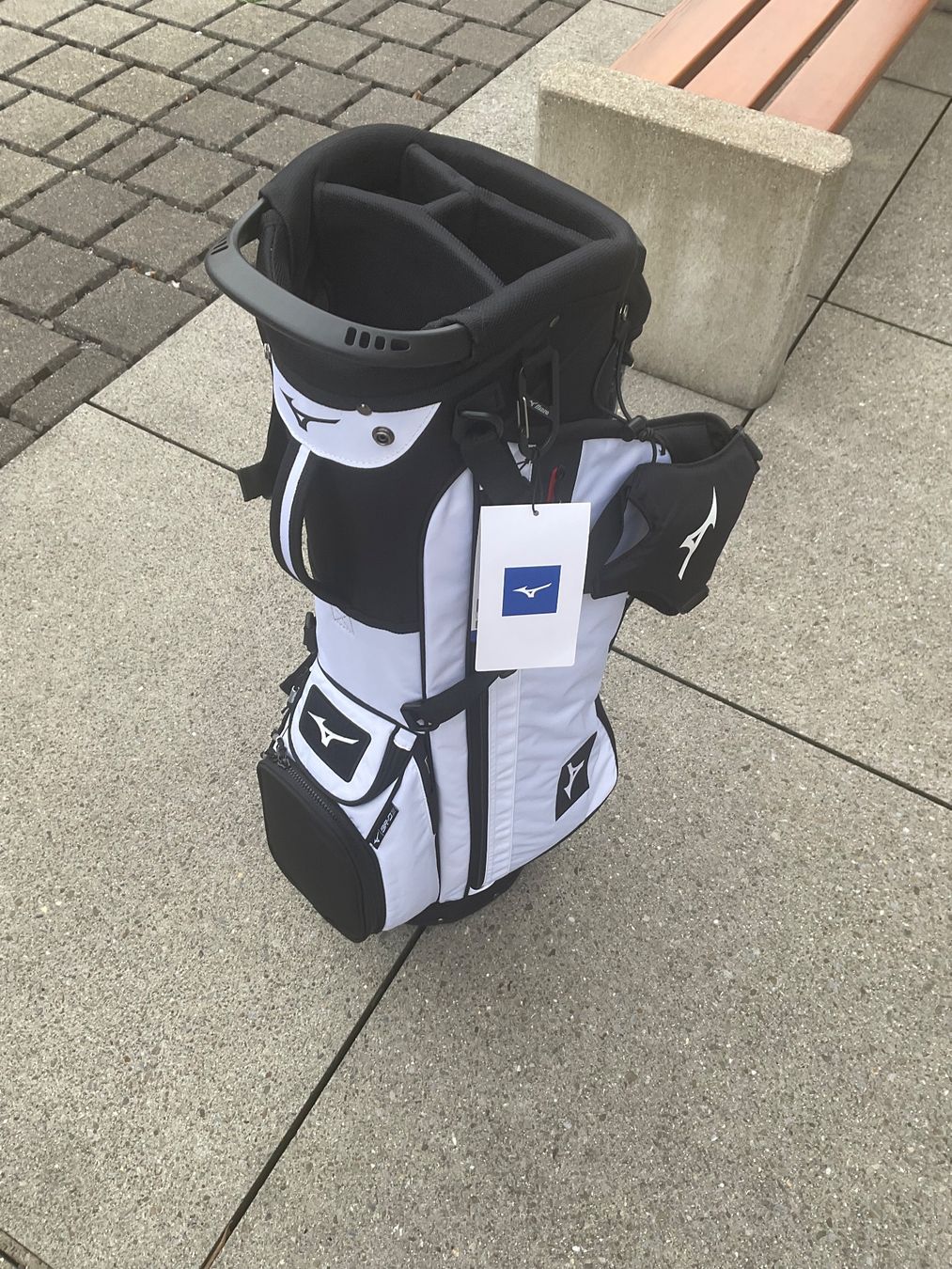 Taschen: GOLF Stand Bag BRD 3 white/black – Gebraucht aus Tuggen von This12