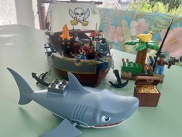 Lego Duplo Piratenschiff 7881 mit Hai und Zubehör gebraucht