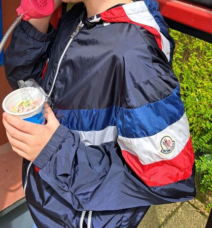 Moncler Kinderjacke 152 Sterne Moncler Farben