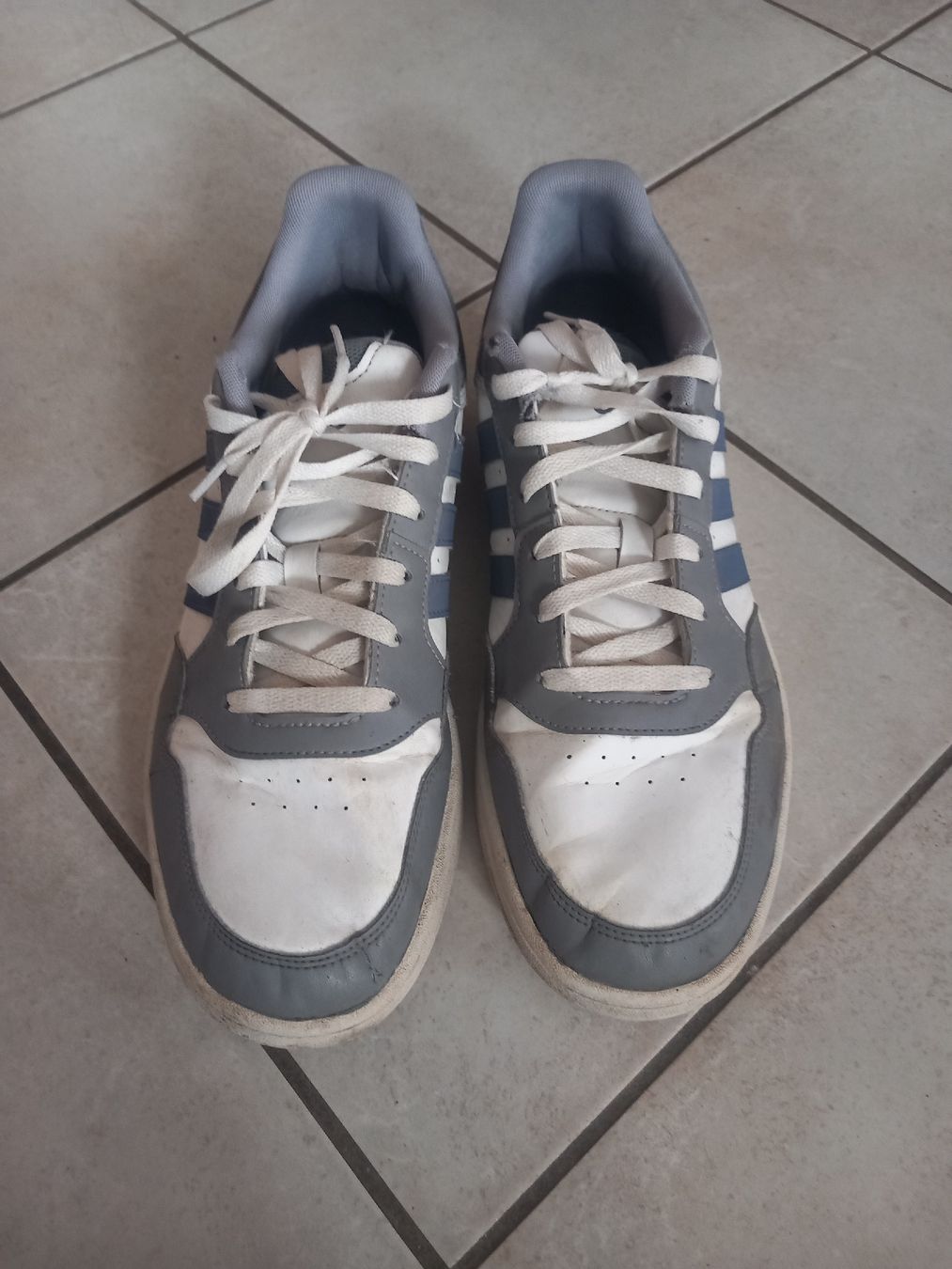Adidas Scarpe da uomo: Adidas Turnschuhe Grösse 45 1/3 – Usato da Villarepos venduto da pmdjm 2