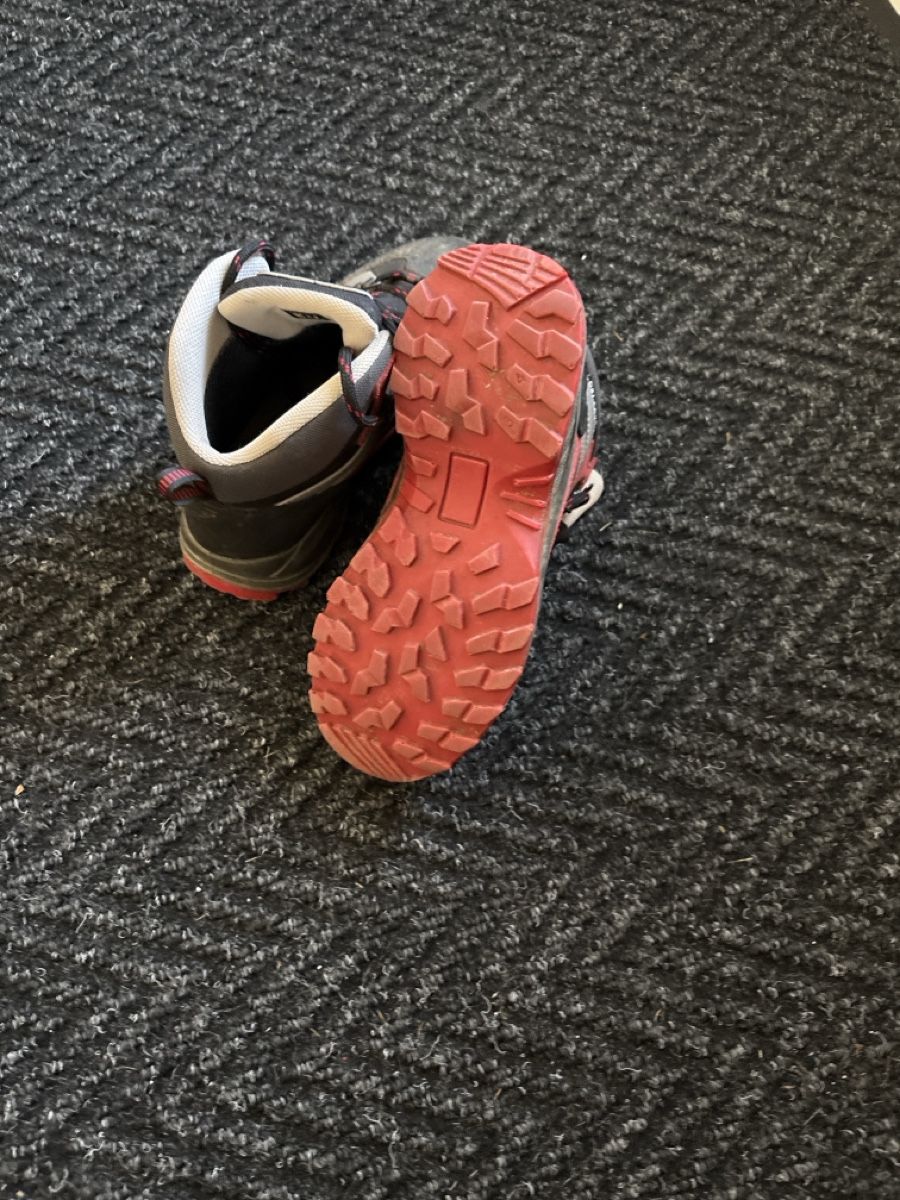 Scarpe da uomo: Landrover Wanderschuhe gr34 – Usato da Höri venduto da sannawidi