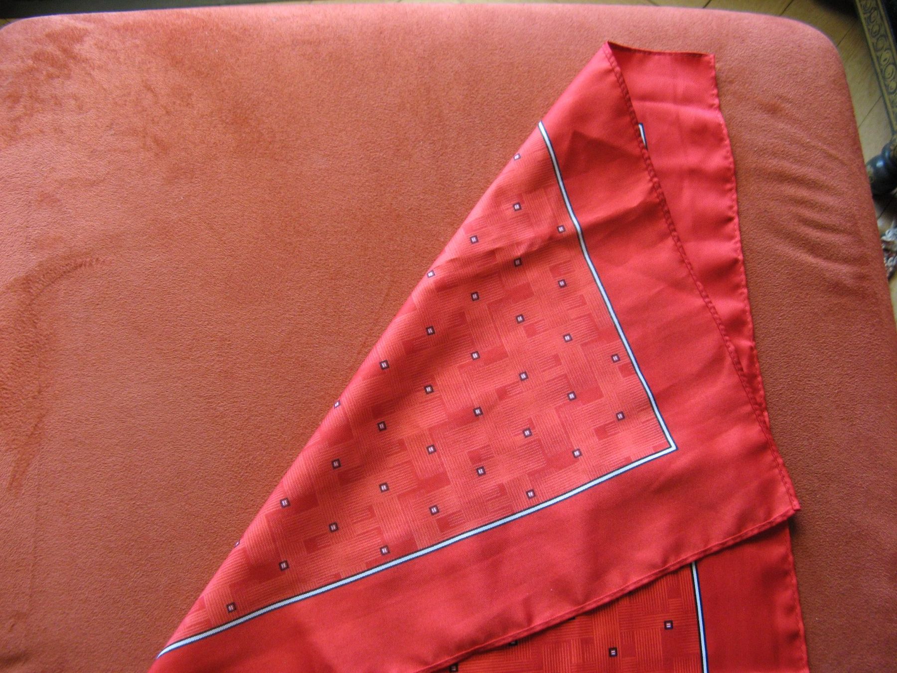 Foulards, Tücher & Schals: Striessing Foulard – Gebraucht aus Zürich von apil 1