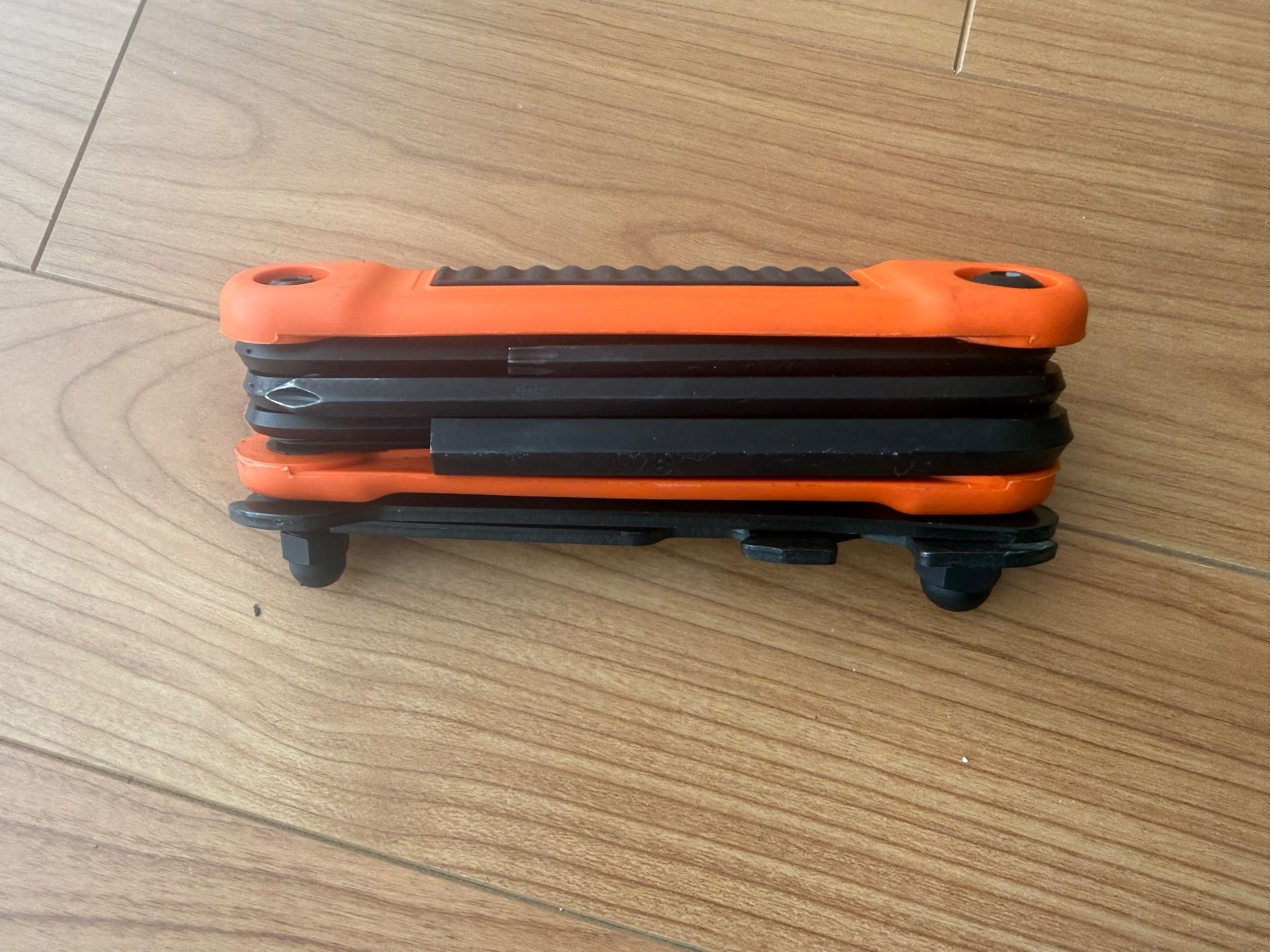 Tutti gli attrezzi: Harley Davidson Multi tool klappbar gebraucht – Usato da Aesch BL venduto da Wolf13.