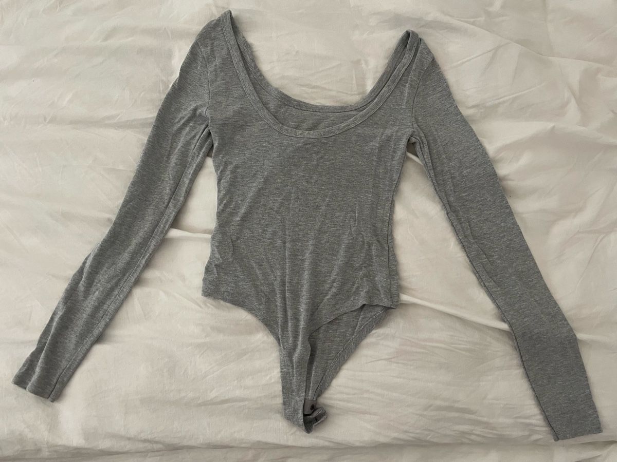 Top: Grauer Langarm Body, grau, Grösse XS – Nuovo (secondo la descrizione) da Untersiggenthal venduto da bla_55sl 1