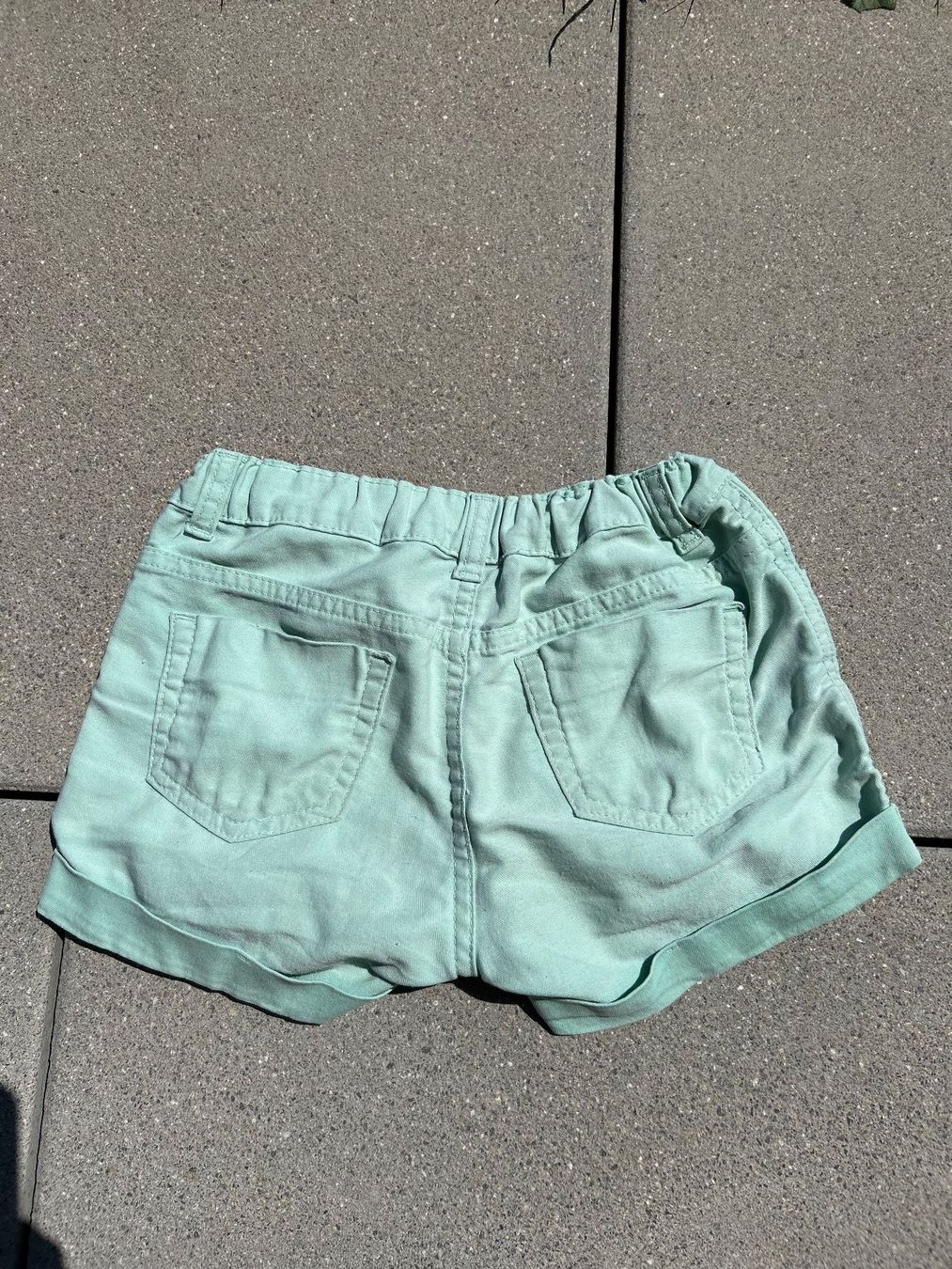 Pantaloni: Jeans-Shorts Grösse 128 – Usato da Niederhelfenschwil venduto da aur_ms6f 3