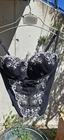 Schwarzes Corsagen-Top mit Spitze für Sommerabende 38
