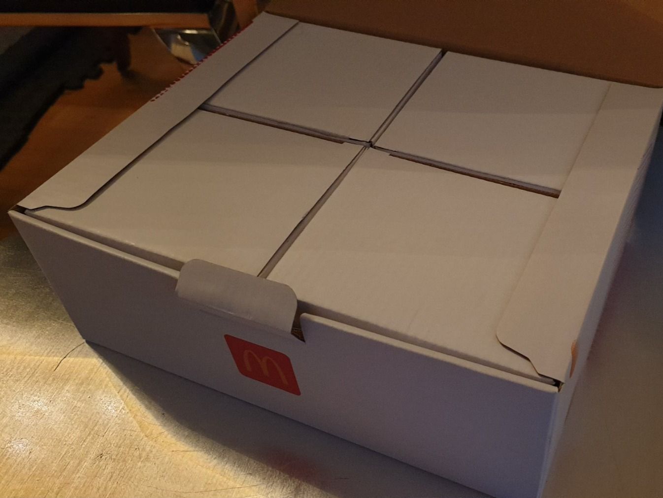 Tazze: Mcdonals Limited Retro Collection 4x Tasse – Nuovo e nell'imballaggio originale da Zürich venduto da sirstians000 4