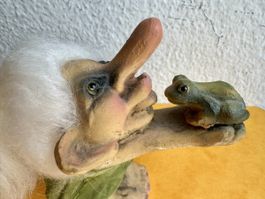 Nyform Norwegen Trollmädchen küsst Frosch Figur,