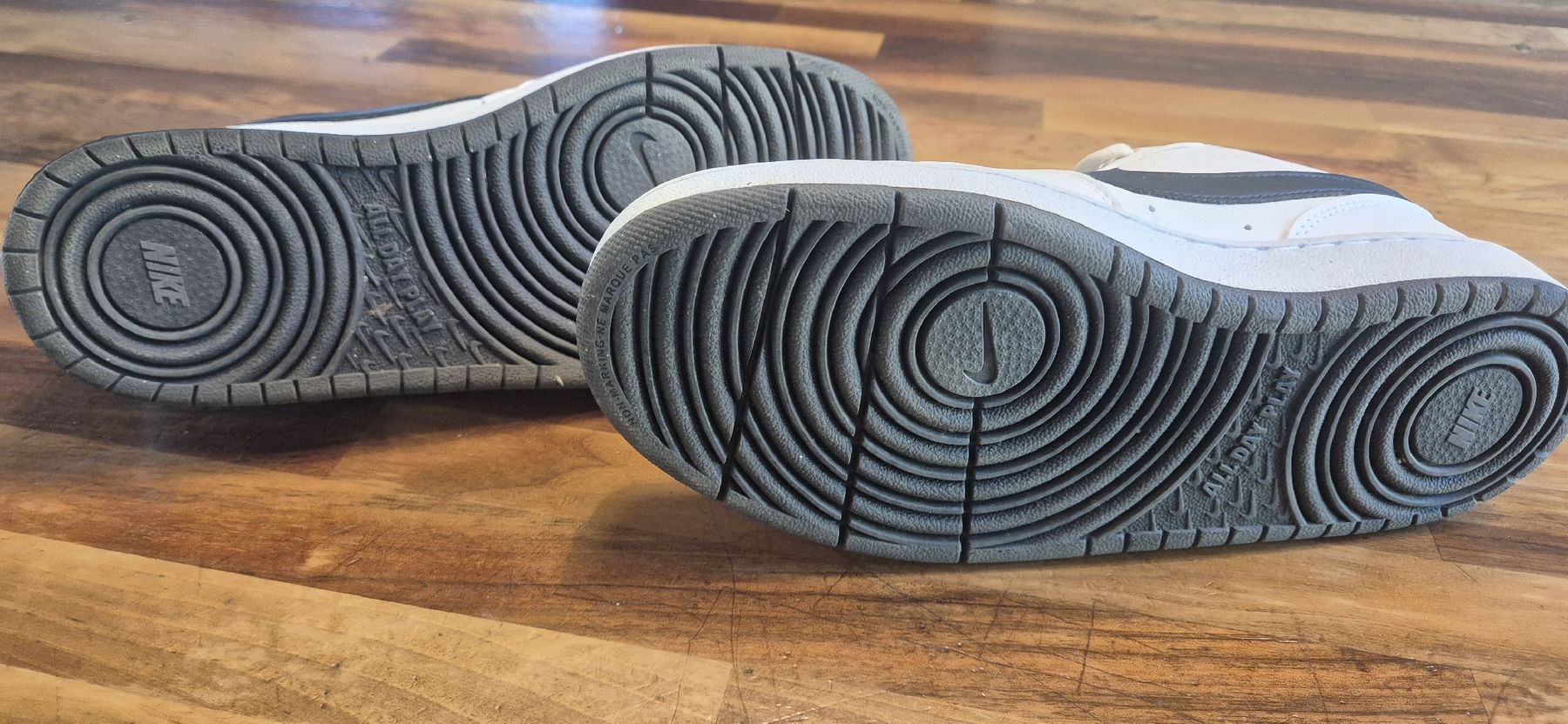 Nike Schuhe für Jungen: Nike Schuh – Gebraucht aus Wuppenau von Suenneli10 4