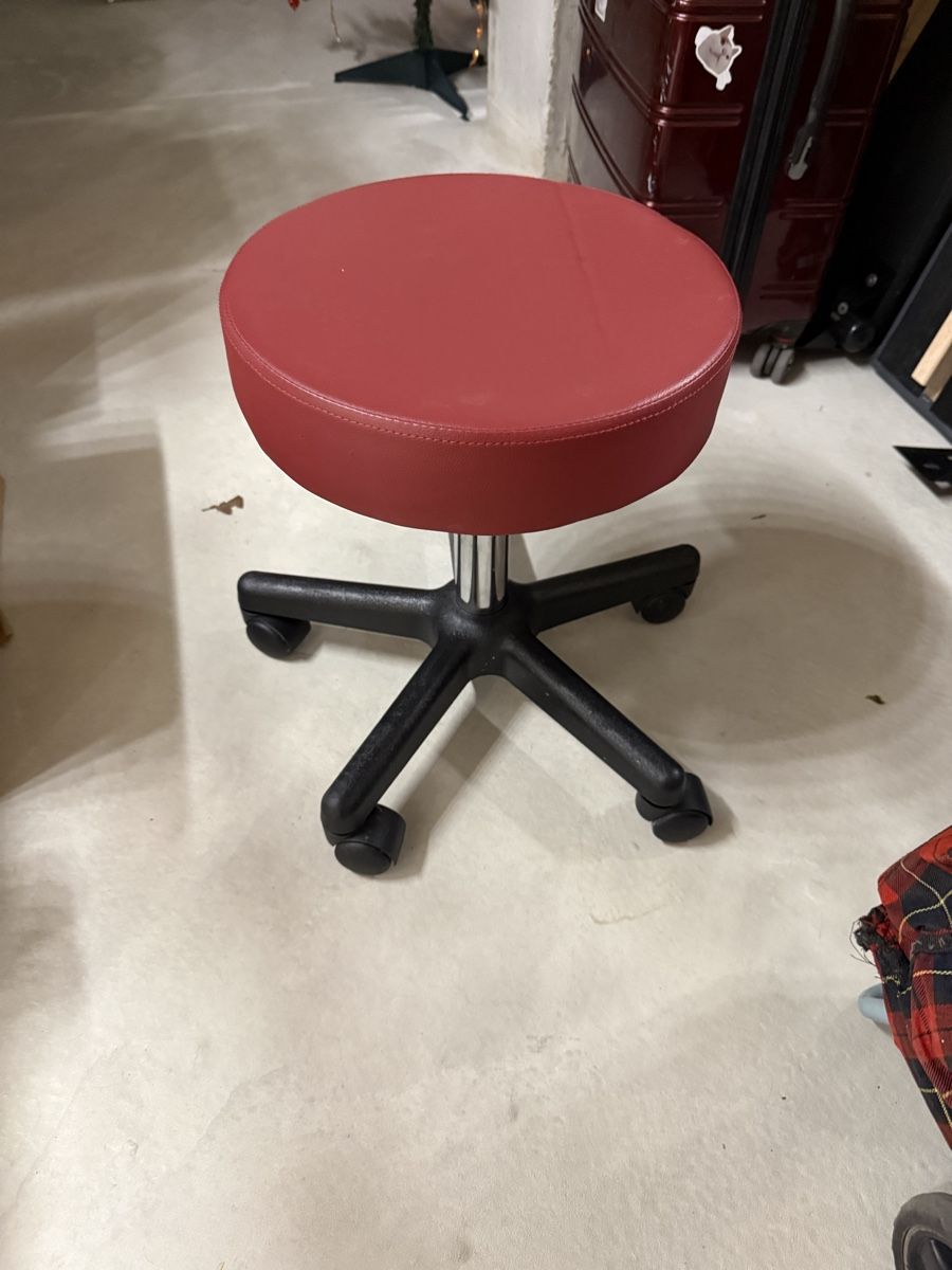 Hocker: Drehstuhl Hocker, top Zustand – Gebraucht aus Kloten von Narenjina