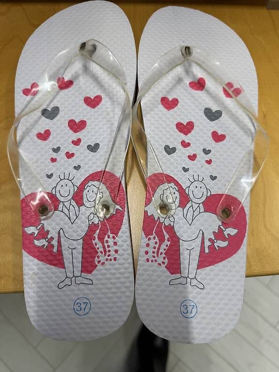Scarpe da donna: Ciabatte regalo per ospiti matrimonio – Usato da Lugano venduto da club.888