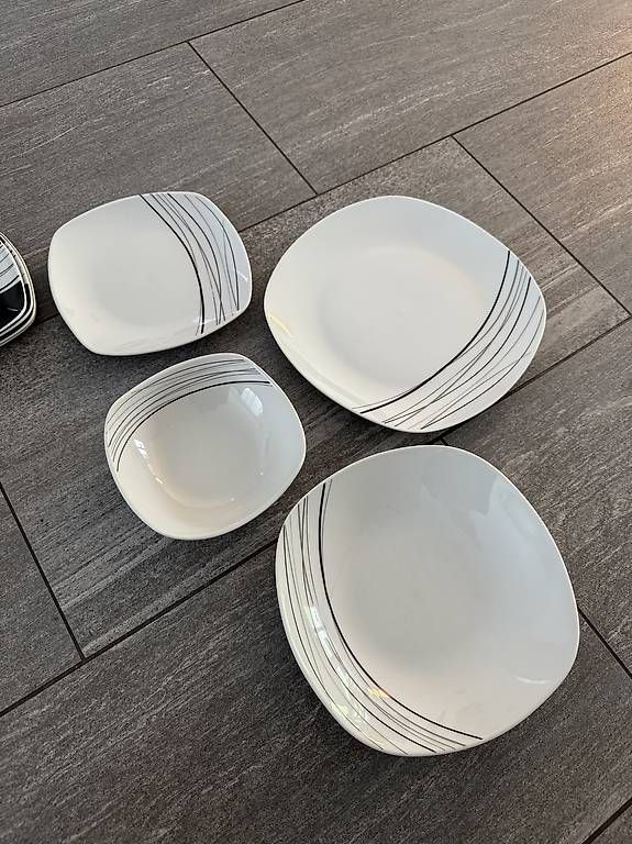 Set di piatti: Geschirr Set – Usato da Schiers venduto da ani_nd8h 1