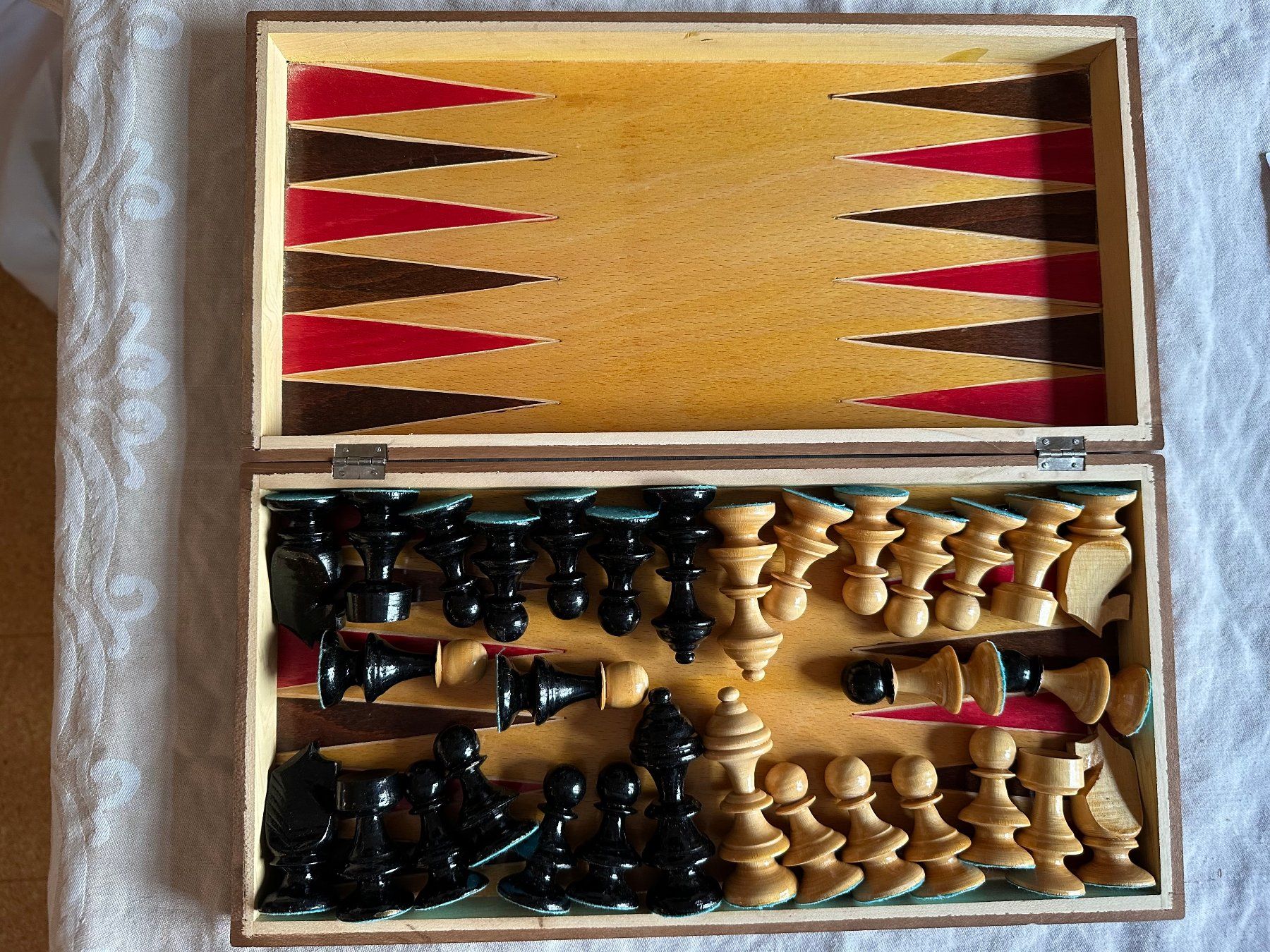 Giochi: Jeu d'échecs complet dans sa boite – Usato da Ste-Croix venduto da BuffetSC 7