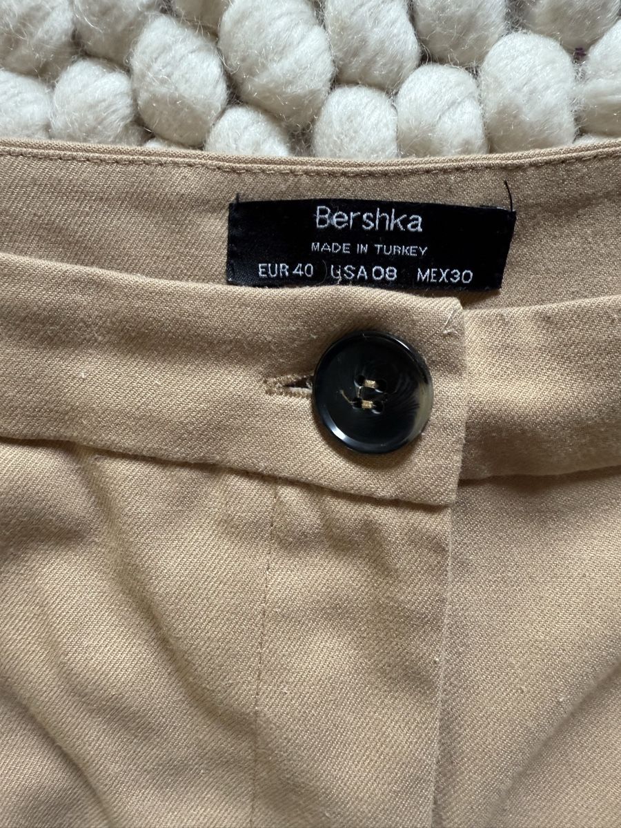 Bershka Hosen: Bershka Stoffhose Grösse 40 – Gebraucht aus Davos Dorf von tati015 2