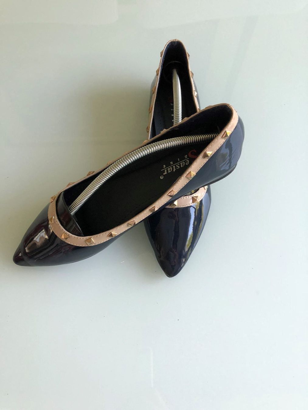 Chaussures femmes: Schuhe dunkelblau-beige flache schuhe – Neuf (Voir description) à Adliswil par Jessik0