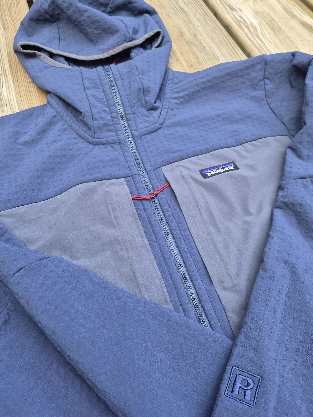 Patagonia Giacche: Patagonia R2 midlayer – Usato da Zürich venduto da Loboso 4