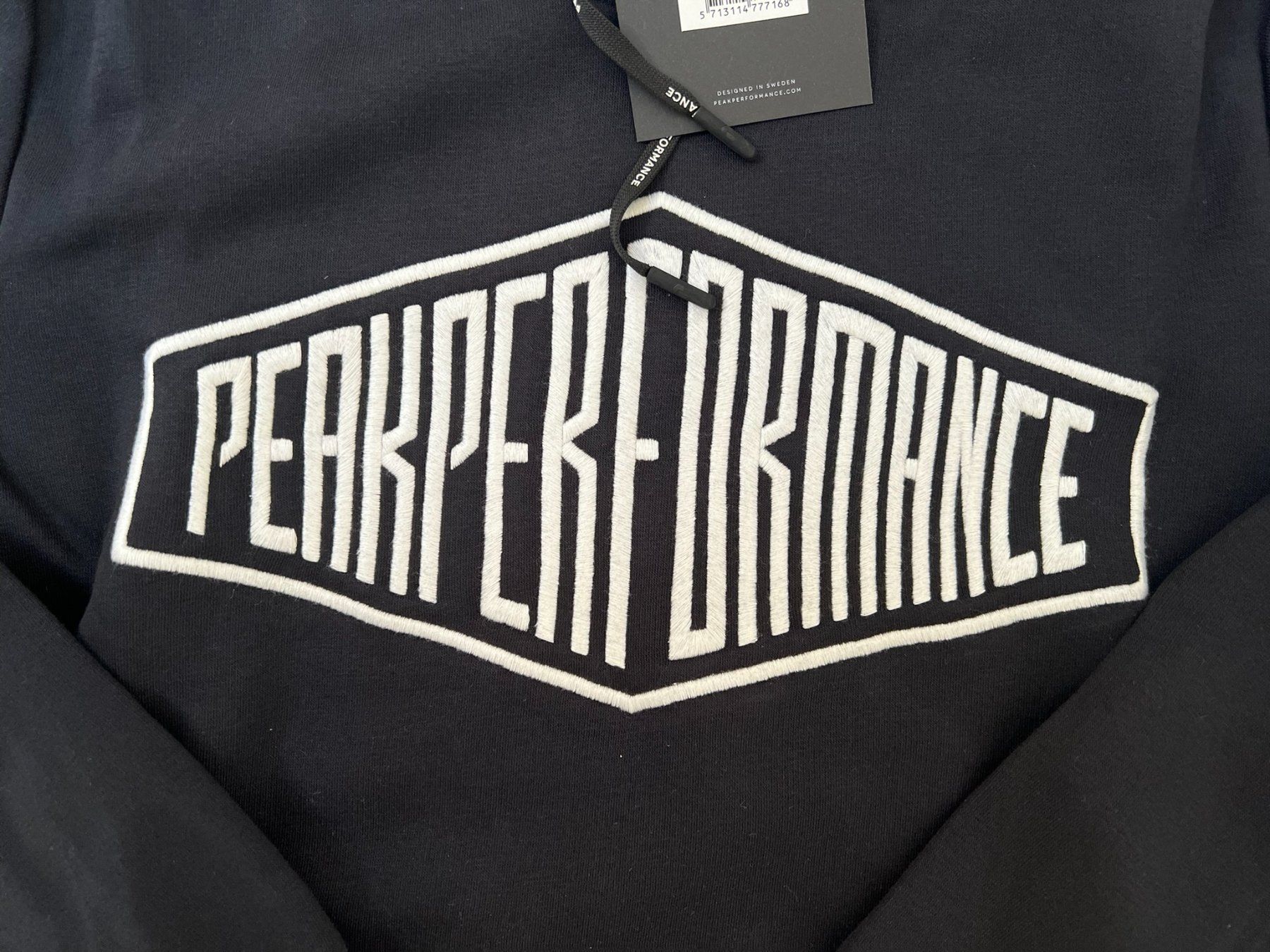 Peak Performance Pullover & Sweatshirts: NEU Original PEAK PERFORMANCE Hoodie, Grösse S – Neu und originalverpackt aus Biel-Benken BL von Aplus0 2