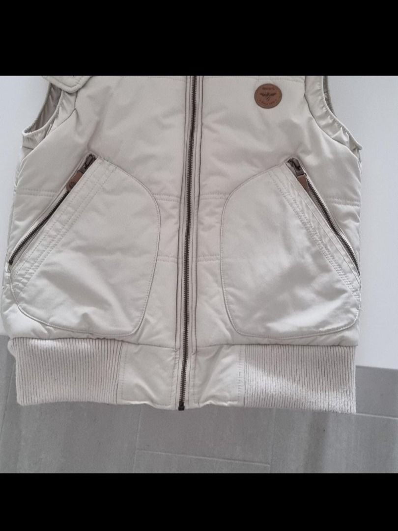 Bench Gilets & Westen: Gilet Bench – Gebraucht aus Meggen von nixentrixen 1
