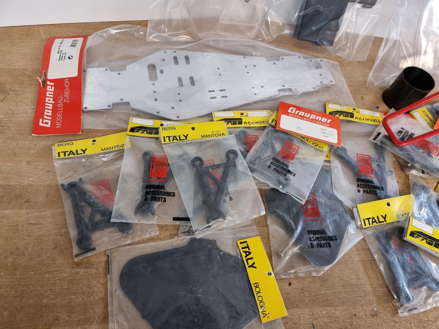 Graupner Modellismo RC: Gepard 3 Graupner (Kyosho Tamiya Robbe) Set 4 – Nuovo (secondo la descrizione) da Ballwil venduto da Roboter 1