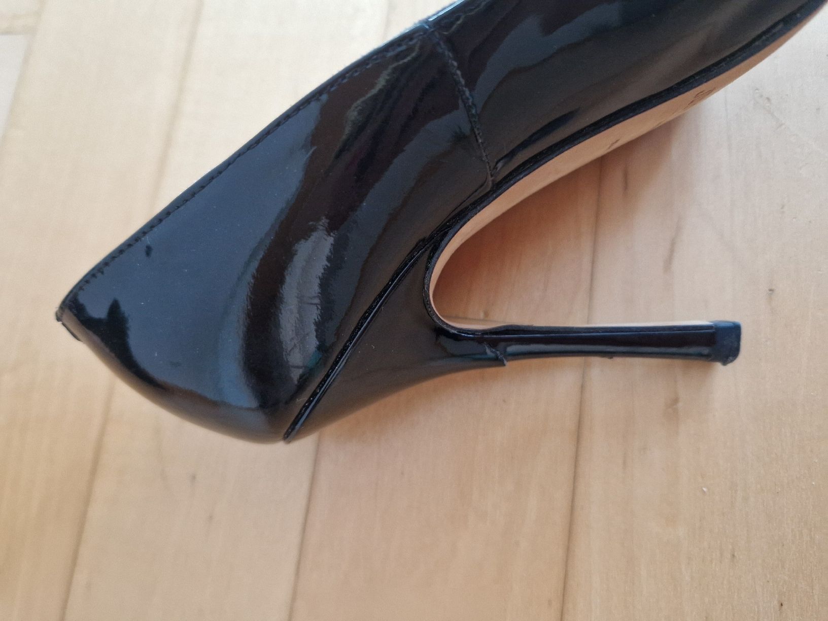 Jimmy Choo Damenschuhe: Wunderschöne Jimmy Choo Stilettos, Lackleder schwarz – Defekt aus Zürich von Margherita_90 3