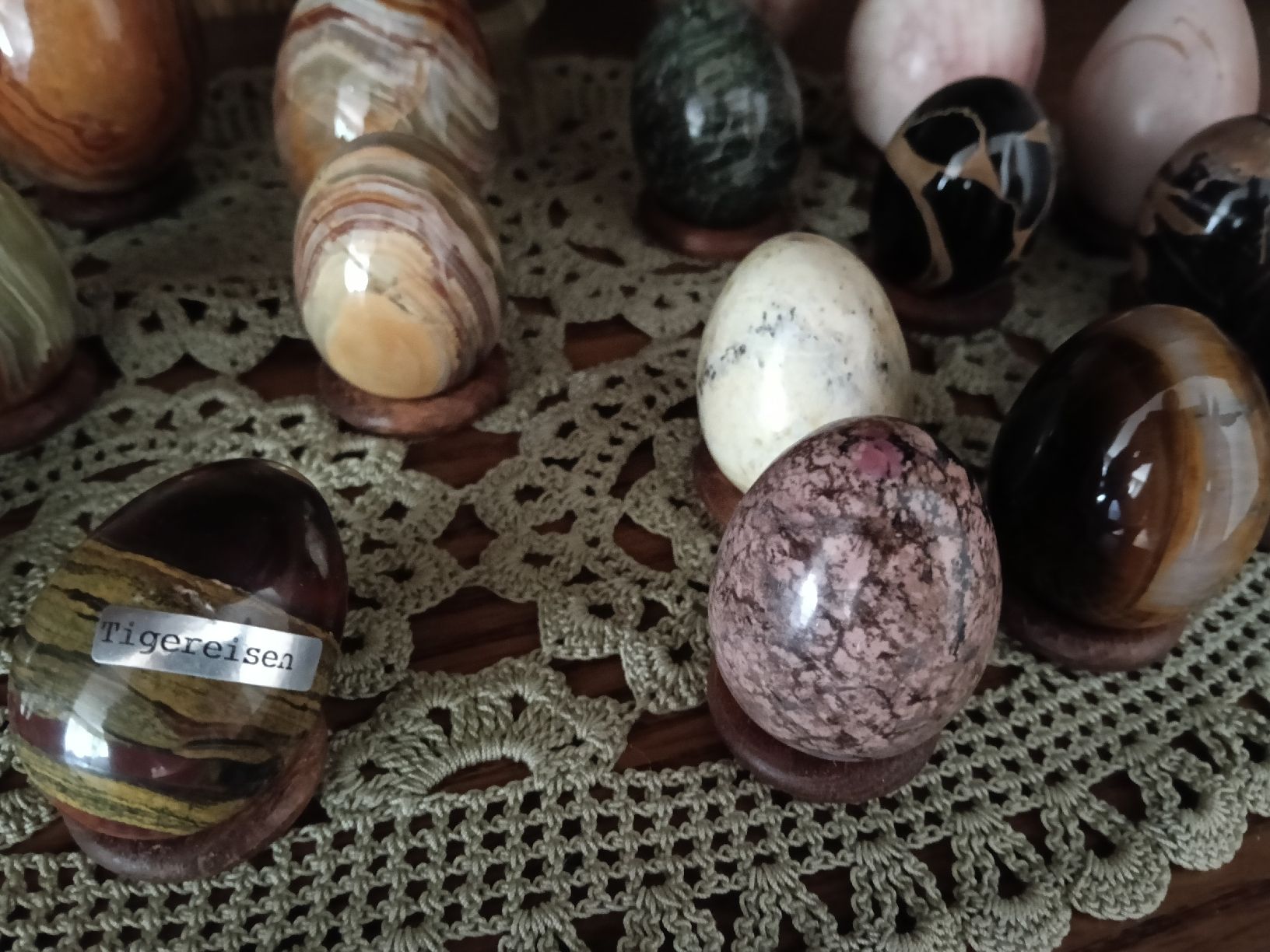 Minerali & Pietre curative: Sammlung 18 Edelstein-/Mineralien-Eier – Usato da Dornach venduto da Boboter 2