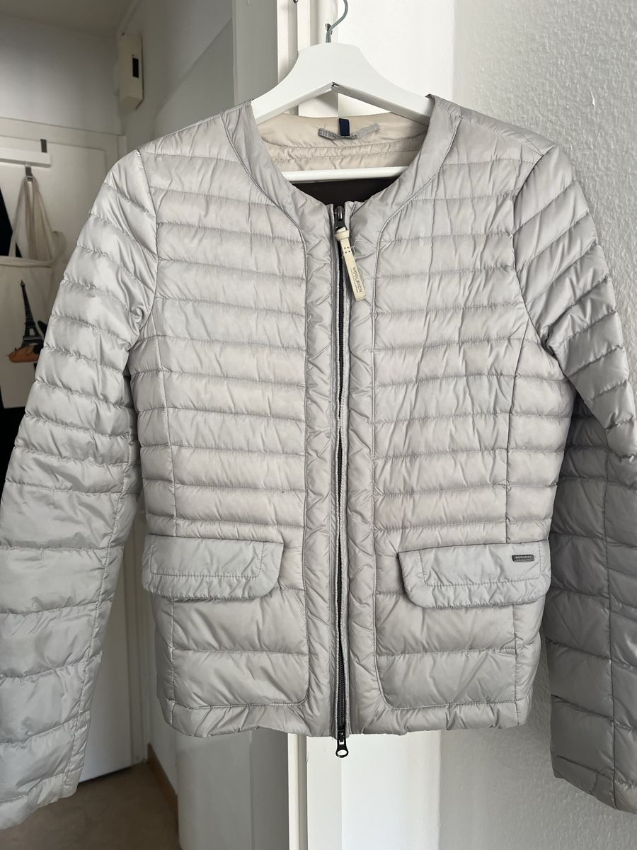 Woolrich Giacche: Daunenjacke Woolrich, Grösse M, Farbe Hellgrau / silber – Nuovo (secondo la descrizione) da Zürich venduto da sellingmystuff1 1
