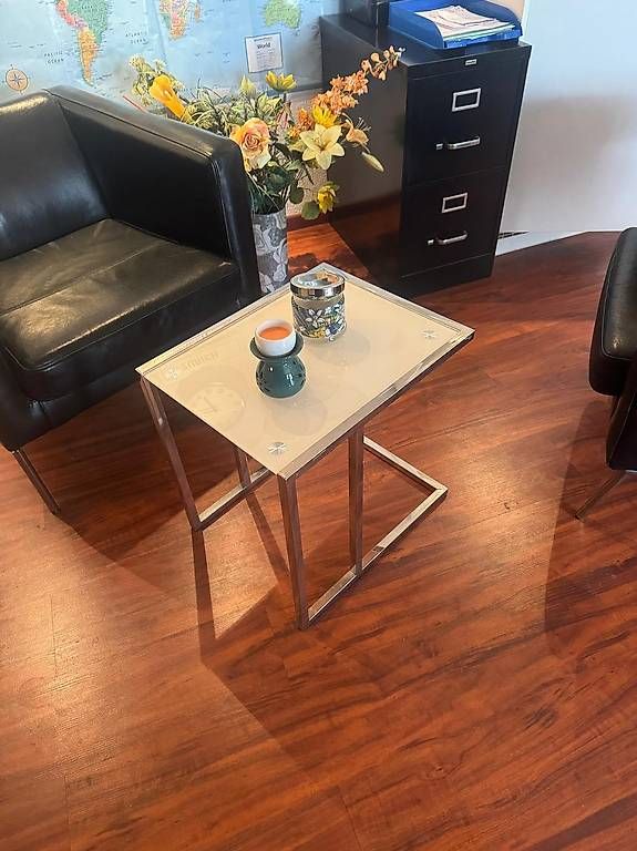 Sessel: 2 Lounge Sessel und Kaffeetisch – Gebraucht aus Lütisburg Station von ilo_w8vk