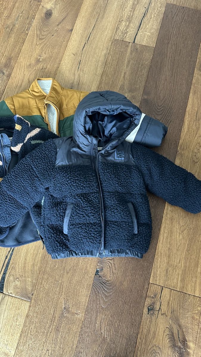 Liewood Jacken & Mäntel: Liewood Puffer Jacket Bundle - Size 104 - Winter Ready! – Gebraucht aus Küssnacht am Rigi von hor_dpb7 1