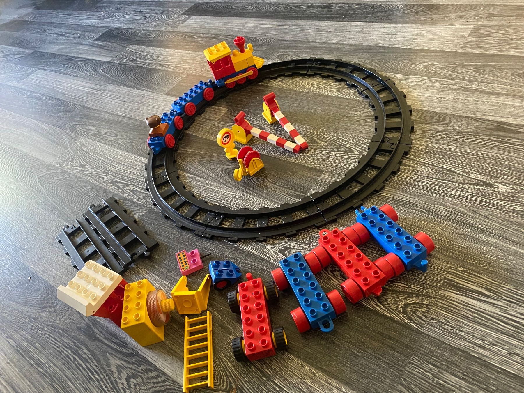Lego Spielzeuge: Lego DUPLO Eisenbahn – Gebraucht aus Allenwinden von Obalu