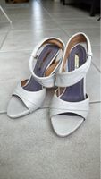 Elegante Sandalen in Hellgrau Grösse 38