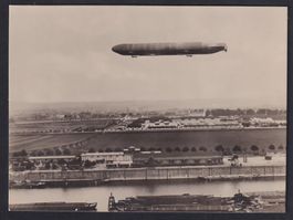 Fotografie 1. WK, Zeppelin im Fluge übe