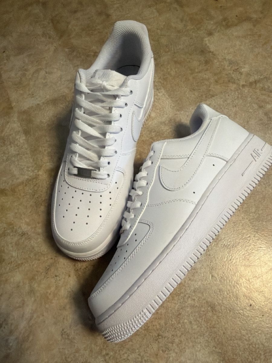 Scarpe da uomo: Air Force Grösse 43 | Neu! – Nuovo (secondo la descrizione) da Möriken AG venduto da ke_jh6d 1