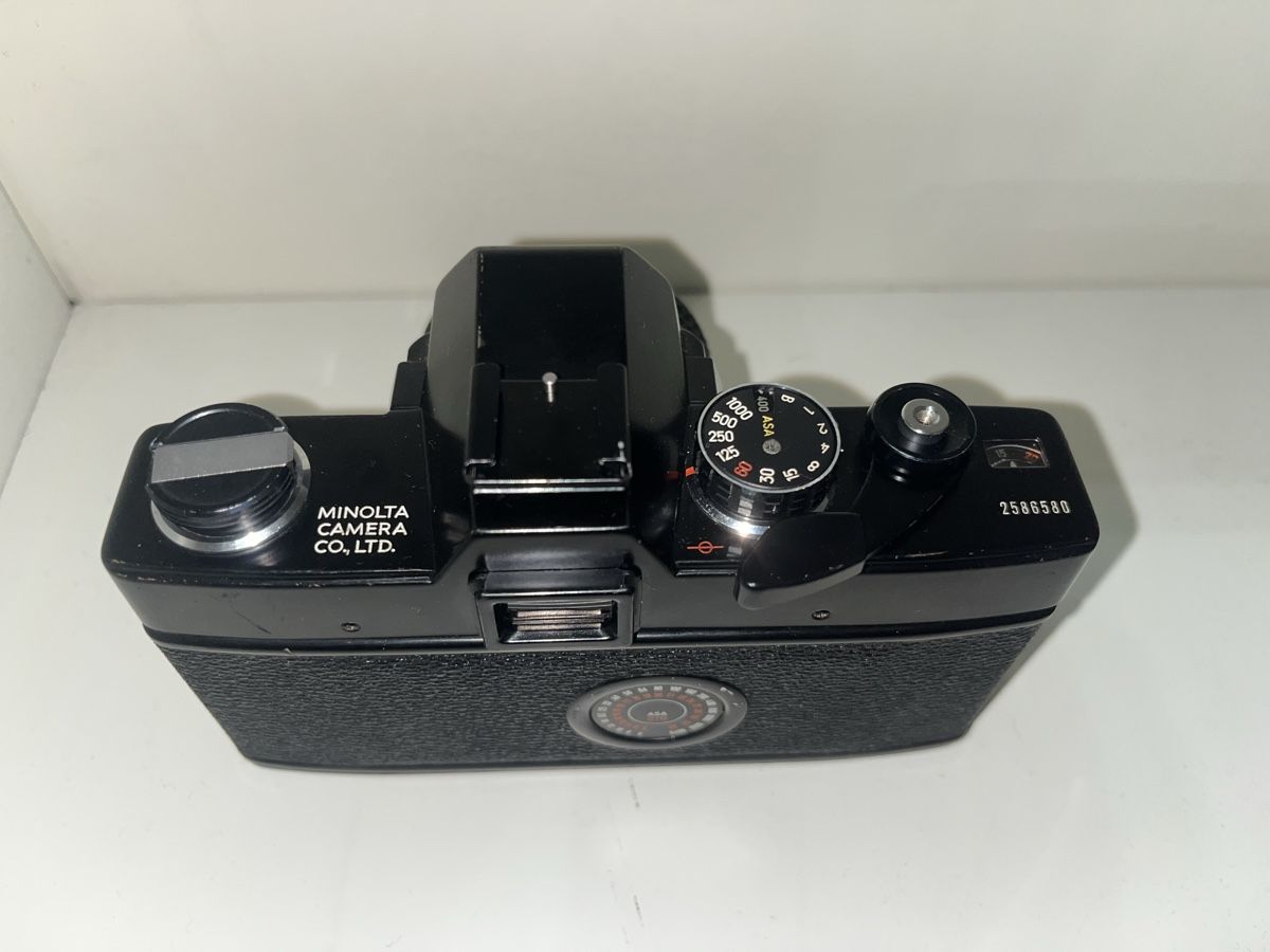 Minolta Kamera: Minolta SRT 101 schwarz analog Kamera mit 2 Objektiven – Gebraucht aus Allschwil von mpant02 3