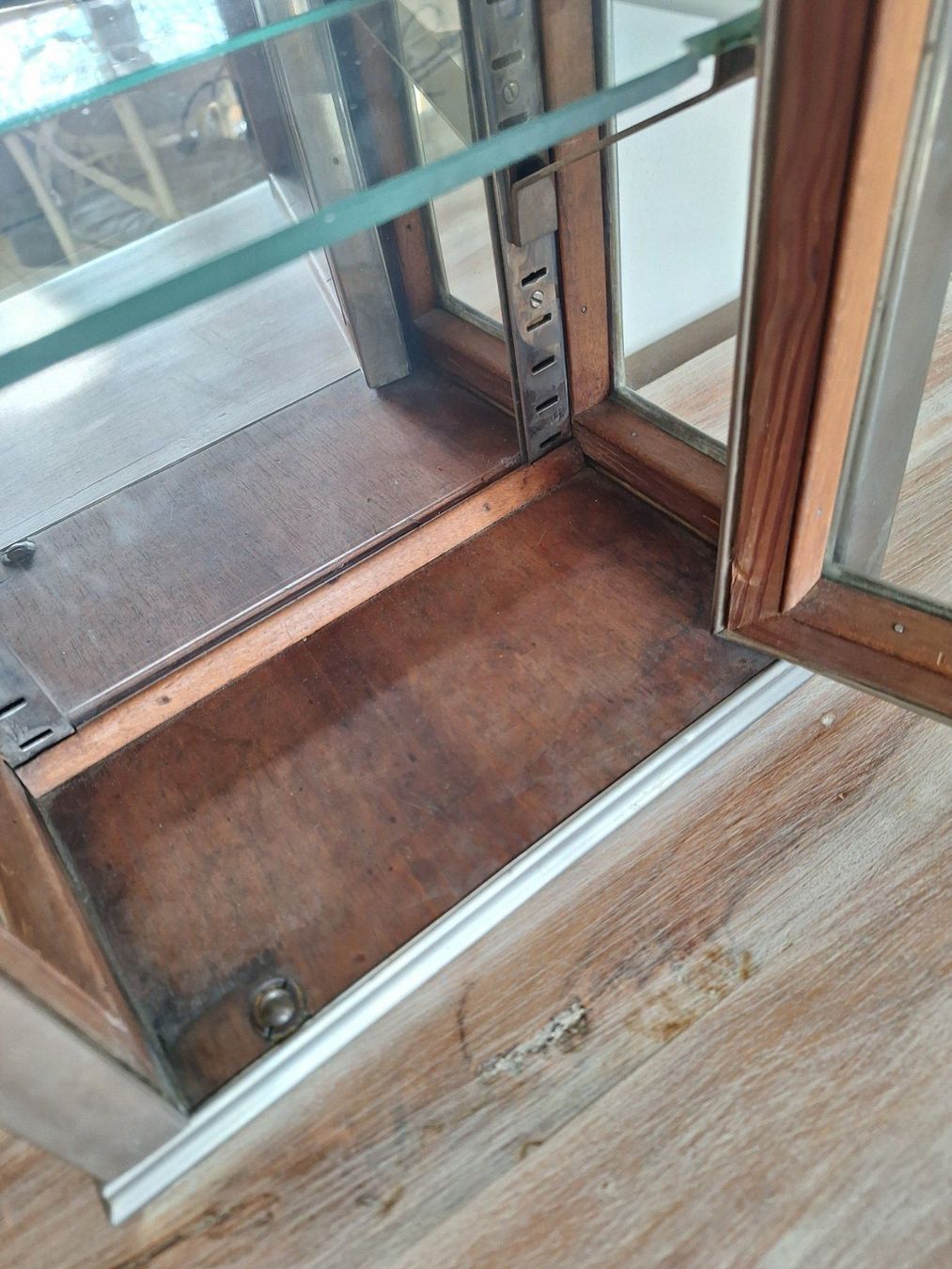Vetrine: Antike Vitrine Metall/Glas Medizin – Usato da Erlenbach ZH venduto da Sondeiwendiz 3