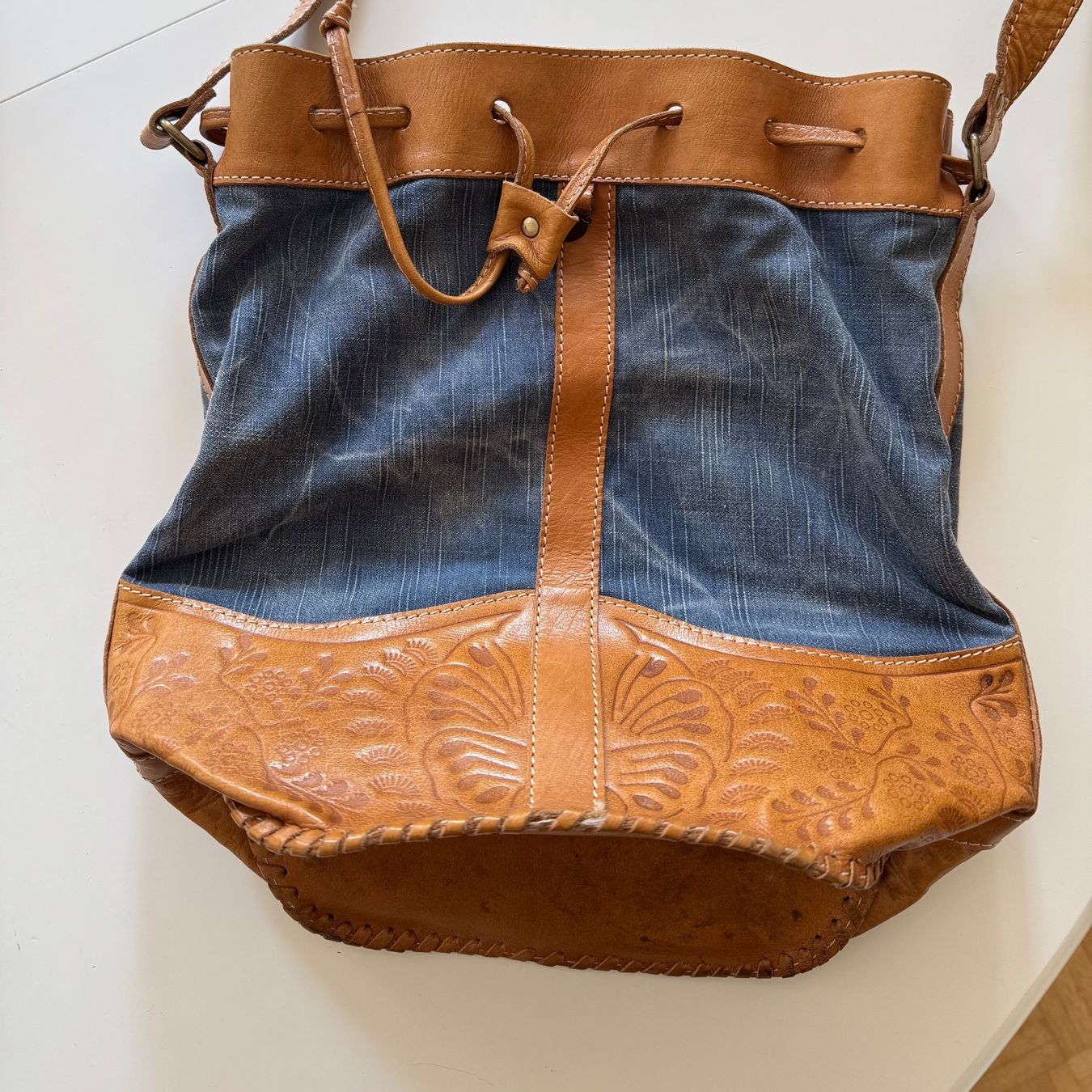 Pepe Jeans Taschen für Damen: Grosse Beuteltasche von Pepe Jeans – Gebraucht aus Thörigen von Jackyxxx 2