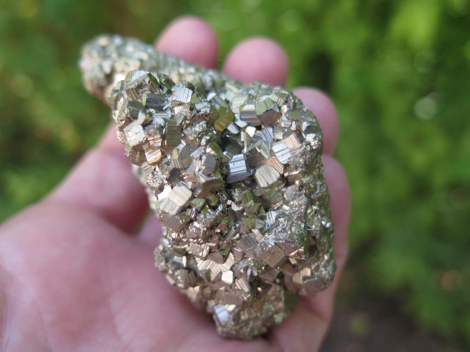 Mineralien & Heilsteine: Pyrit sehr glänzend von Peru – Gebraucht aus Schaffhausen von Yamakana51L8736OQ8 3