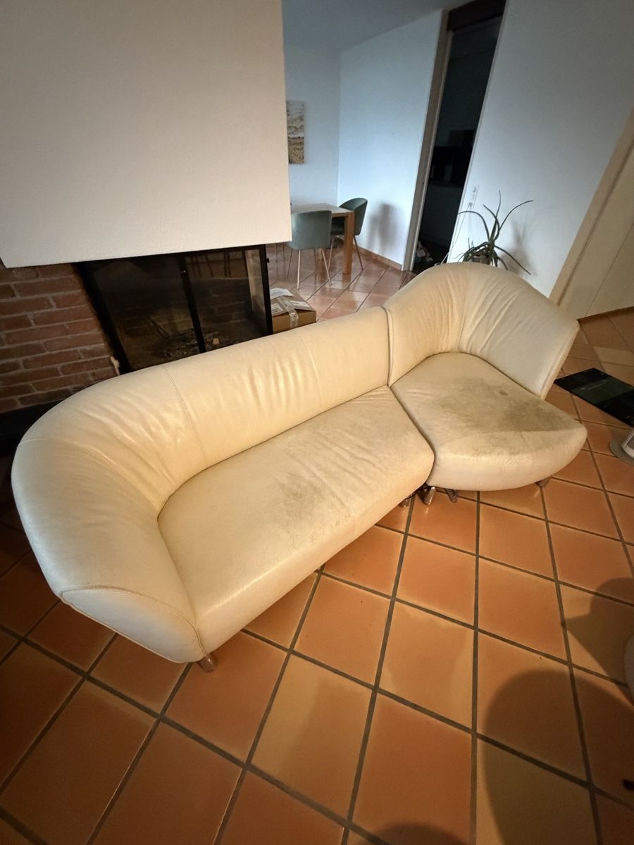 Sofas: Designer Ecksofa Leder Creme gebraucht mit Flecken – D'occasion à Uerikon par serginho161 4