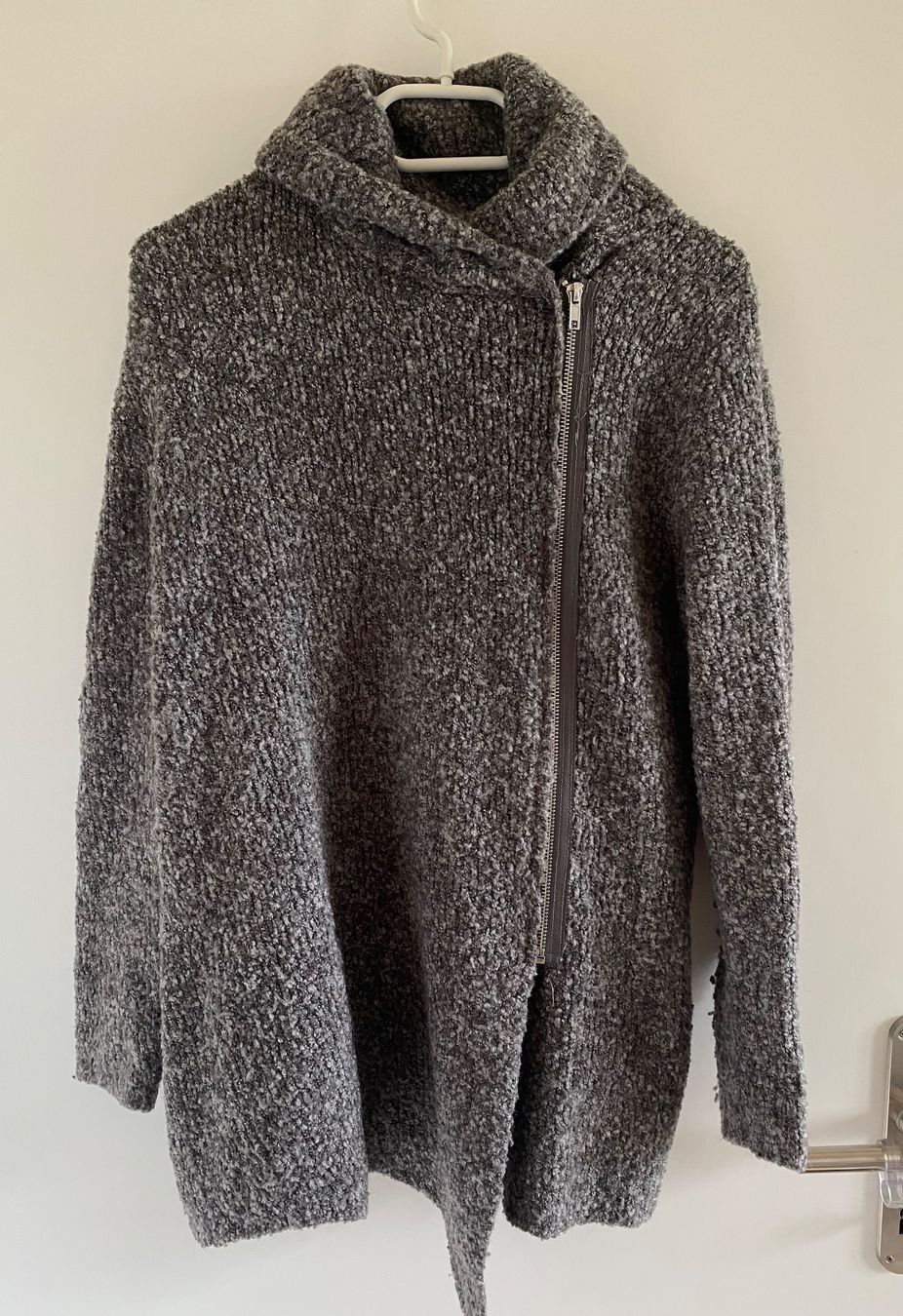 H&M Giacche: Warme Strickjacke mit Kragen – Nuovo (secondo la descrizione) da Oberdiessbach venduto da cor_2nrl