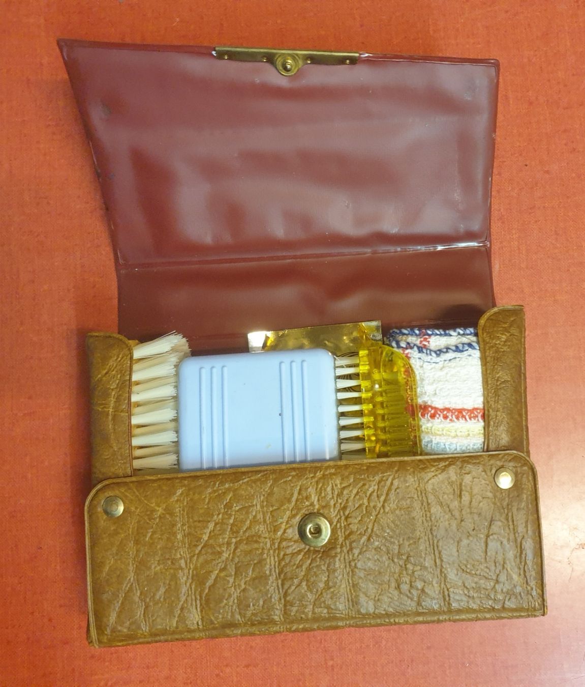 Kosmetikkoffer: Vintage Necessaire Herren – Gebraucht aus Ostermundigen von Schultze