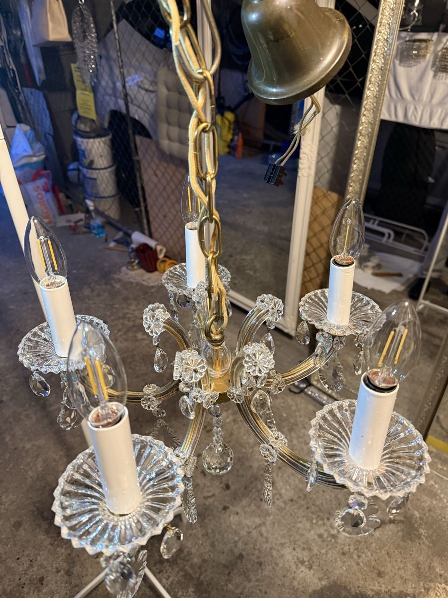 Lampadari & plafoniere: Schöner Kronleuchter aus Kristallglas – Usato da Benglen venduto da Dubai1234