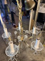 Schöner Kronleuchter aus Kristallglas