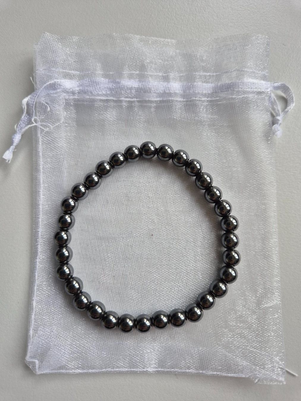 Bracciali & Braccialetti: Hämatit Armband 6mm – Nuovo e nell'imballaggio originale da Rüti ZH venduto da pep_l9zp