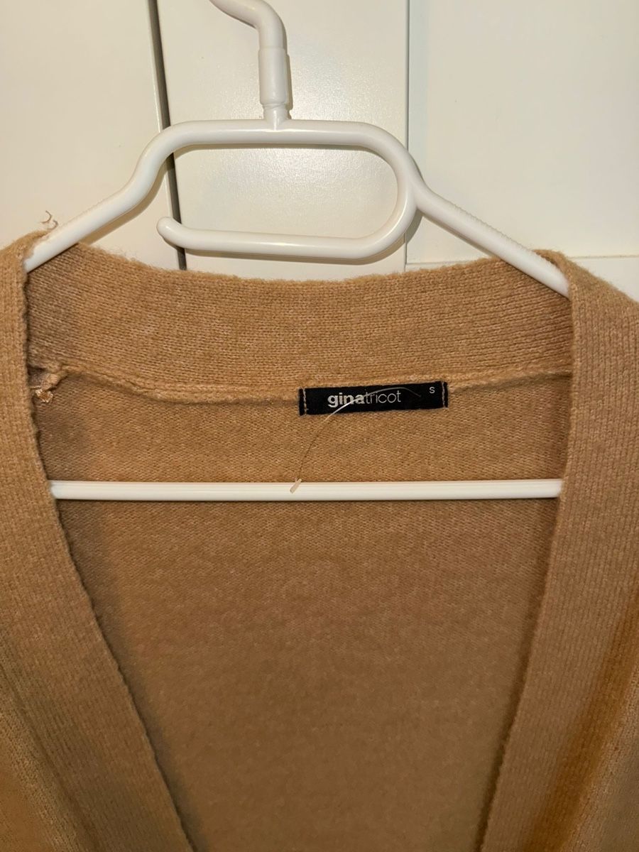 Giacche: Gemütliche Strickjacke in Beige, Gr. S – Usato da Grenchen venduto da Bach94 1