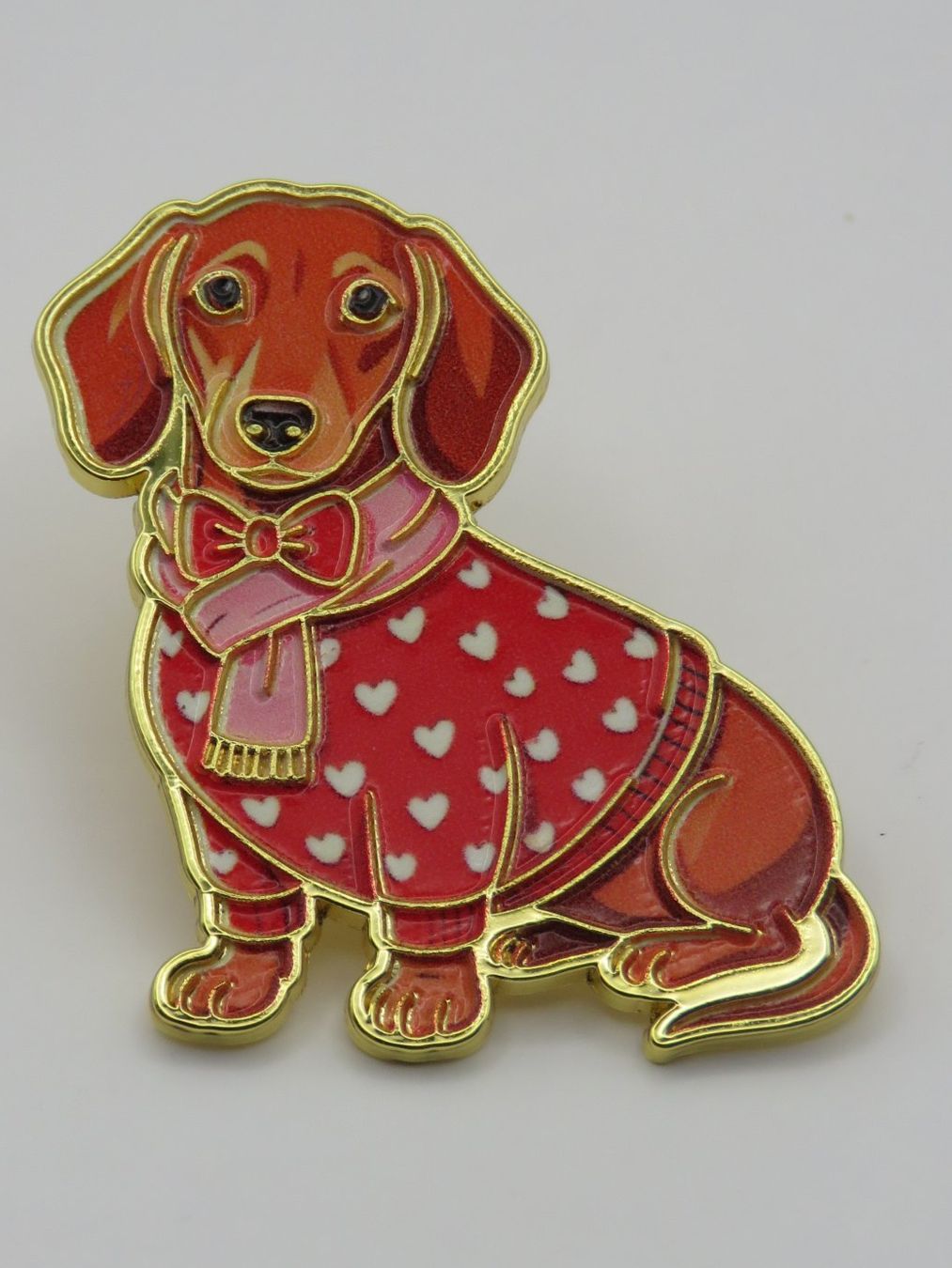 Spille & Fermagli: Ansteck Pin - DACKEL - Emaille - Goldfarben - 3,5x3cm – Nuovo e nell'imballaggio originale da Grenchen venduto da Yamahwildstar16 1